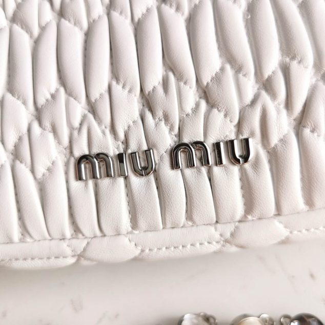  Miu Miu Diamond Chain Bag size: 22.5, 4.5, 12