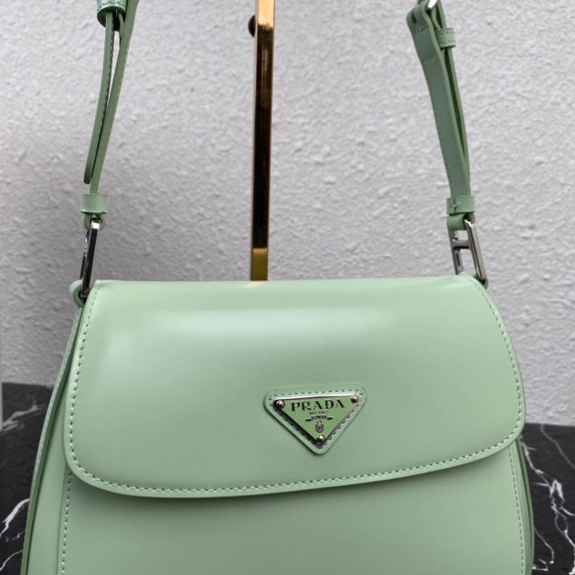  Prada Crossbody Bag Size: 24x19cm 1BD303