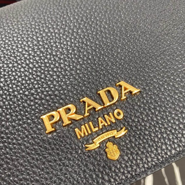  Prada Crossbody Bag Size:20x14cm 1BD102