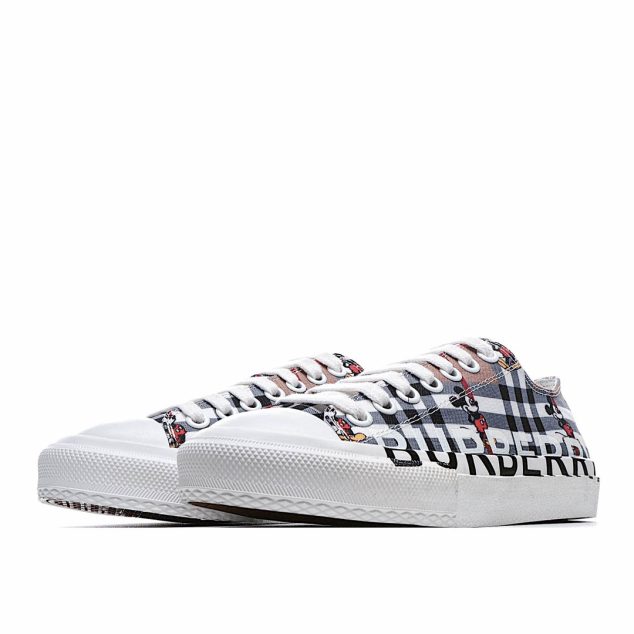  BURBERRY Vintage Sneakers