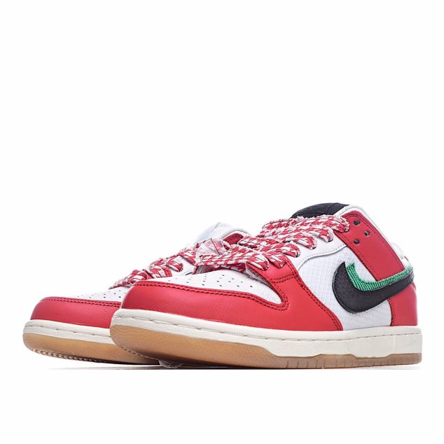  Nike Frame Skate x SB Dunk Low  “Habibi”