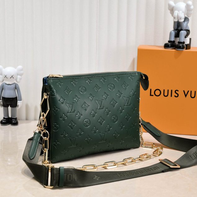  Louis Vuitton size: 26 x 20 x 12 cm