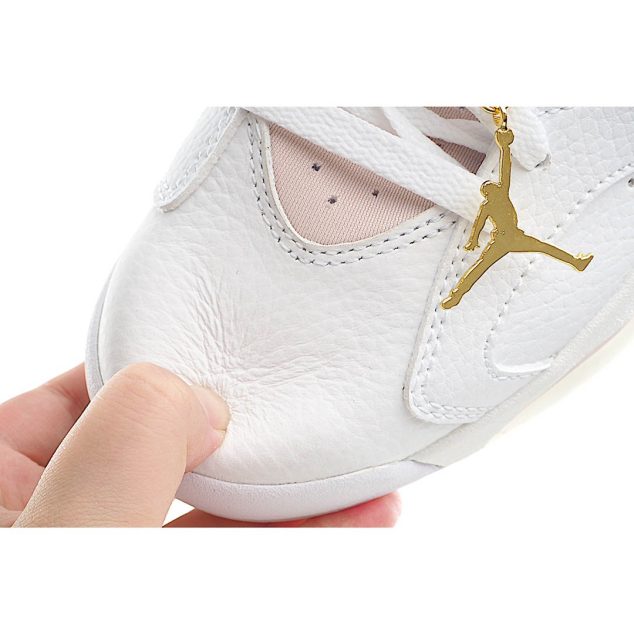  Wmns Air Jordan 6 Retro ‘Gold Hoops’