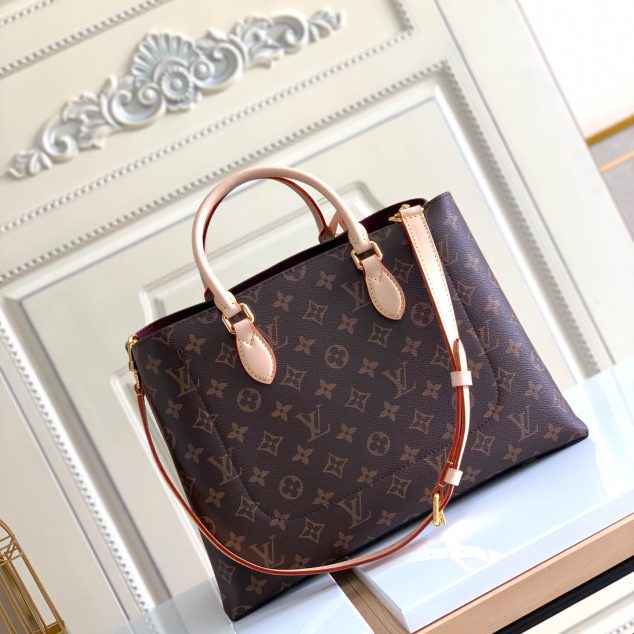  Louis Vuitton Size: 34.0 x 24.0 x 13.0 cm