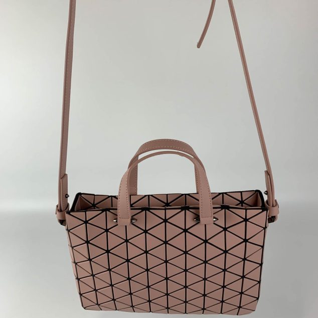  Issey Miyake Handbag Size: 23.5×15.2x8cm