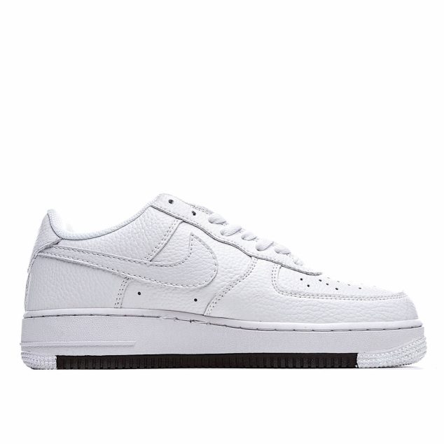  Nike Air Force 1 07 Low Low Top Sneakers