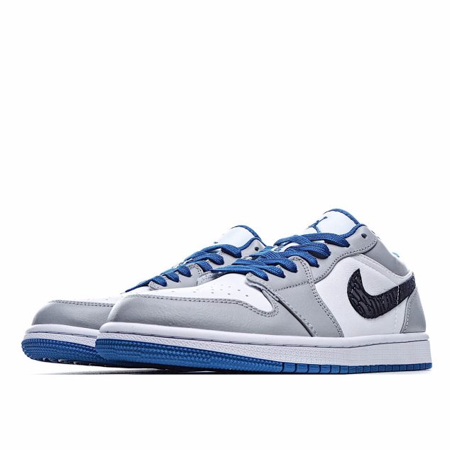  Air Jordan 1 Low ‘True Blue Cement’