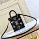  Louis Vuitton Size: 14.0 x 17.0 x 5.0 cm