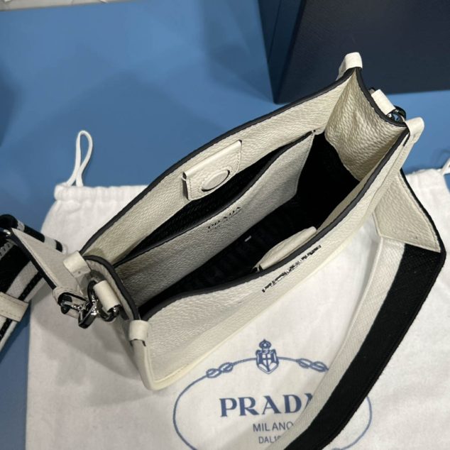  Prada Double shoulder bag Size: 19x20cm 1BH191