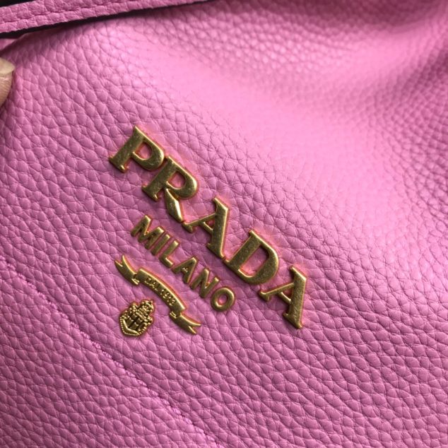  Prada Bucket Bag Size: 21.25x15cm 1BE018