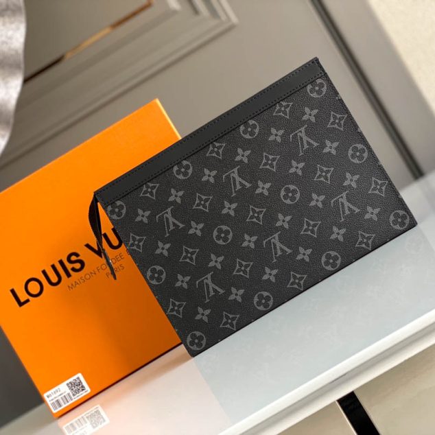  LV Size: 27 x 21 x 6 cm