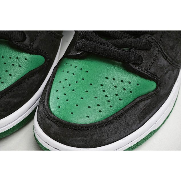  Dunk Low Pro SB ‘Black Pine’