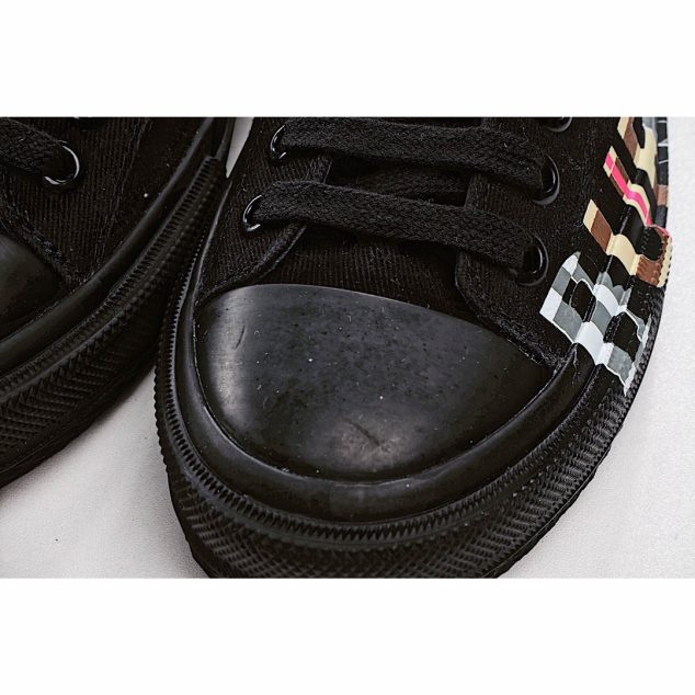  BURBERRY Vintage Sneakers