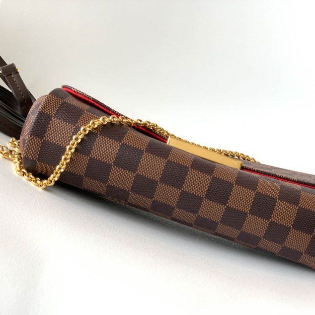  Louis Vuitton Size: 28.0 x 15.0 x 4.0 cm