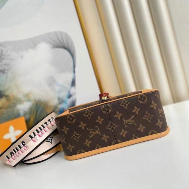  Louis Vuitton Retro Underarm Crossbody Bag