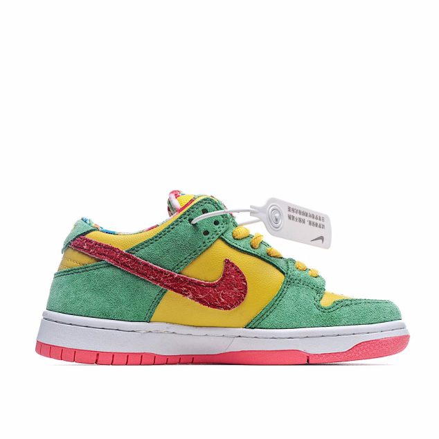  Nike SB Dunk Low Pro Sneakers