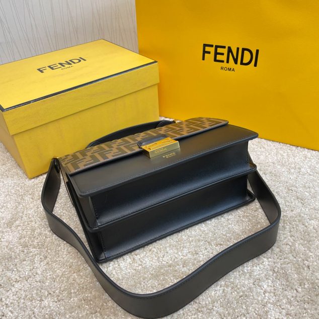  Fendi Kan I Model: Large 8839