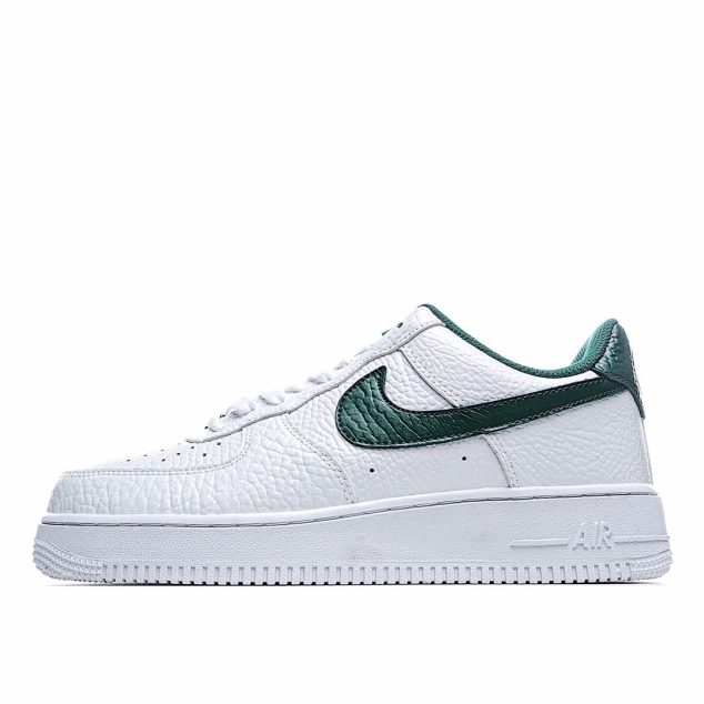  Nike Air Force 1 07 Low Top Sneakers