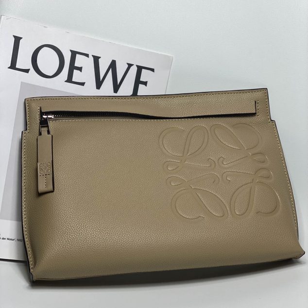  Loewe Size: 29.5x20cm Model: 3040