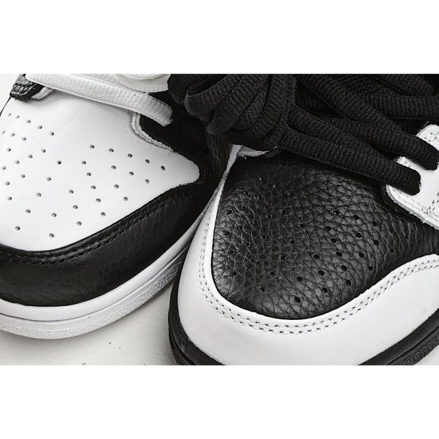  Nike SB Dunk Low Premium Yin Yang Low Top Sneakers