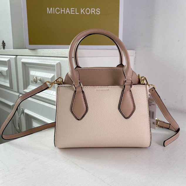  MK Crossbody Size: 23*18*12