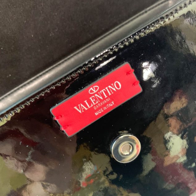  Valentino L shoulder bag