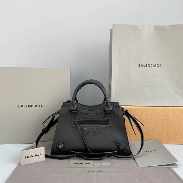  Balenciag* Neo Classic biker bag Model: 1991 Size: 25*33*13*20cm