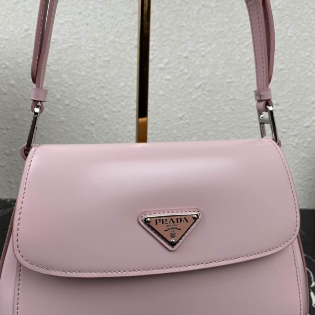  Prada Crossbody Bag Size: 24x19cm 1BD303