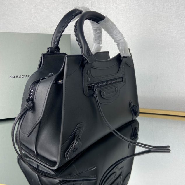  Balenciag* Neo Classic biker bag Size: 25*33*13*20cm