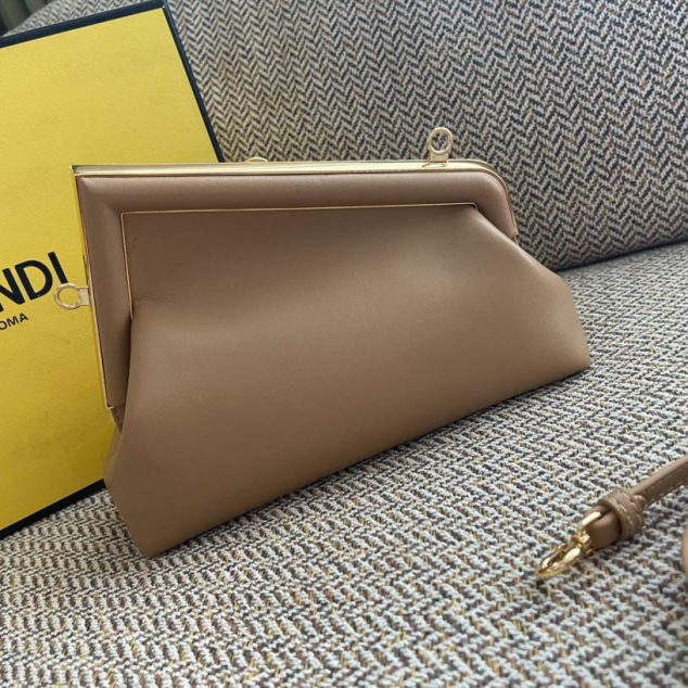  Fendi First Small Handbag Size: 26*9.5*18cm