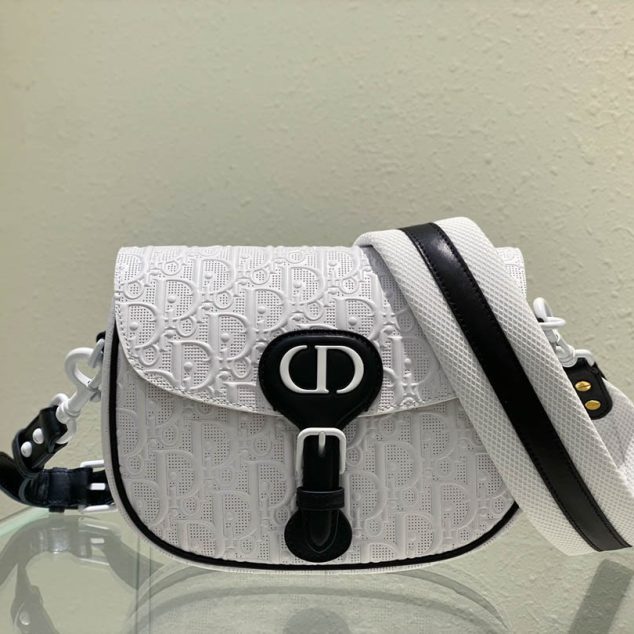  Bobby Clutch Size: 22cm