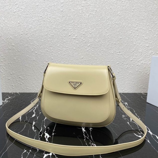  Prada Crossbody Bag Size: 24x19cm 1BD303