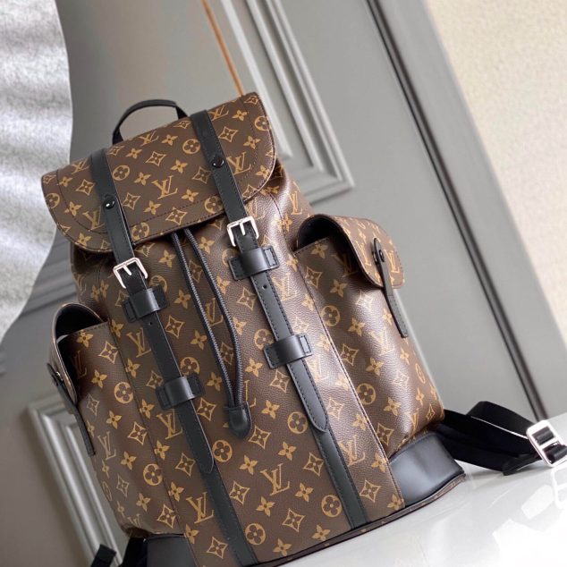  LV Size: 41 x 48 x 13 cm