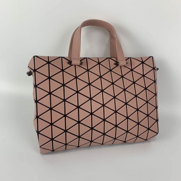  Issey Miyake Handbag Size: 23.5×15.2x8cm