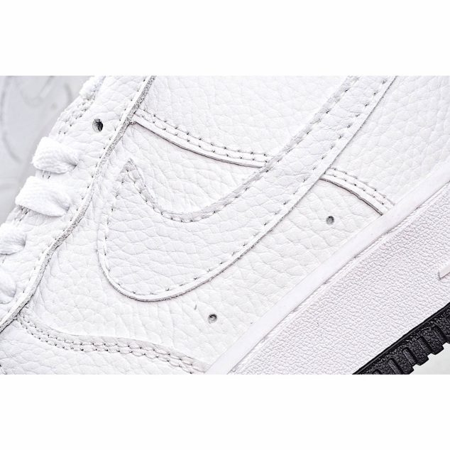  Nike Air Force 1 07 Low Low Top Sneakers