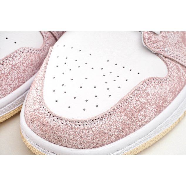  Air Jordan 1 Low GS ‘Strawberry Ice Cream’