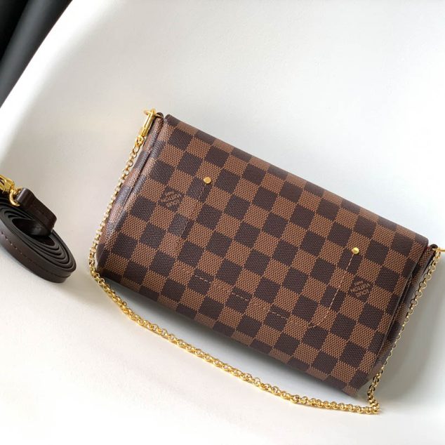  Louis Vuitton Size: 28.0 x 15.0 x 4.0 cm