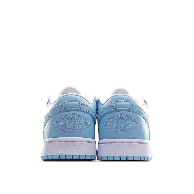  Wmns Air Jordan 1 Low ‘University Blue’